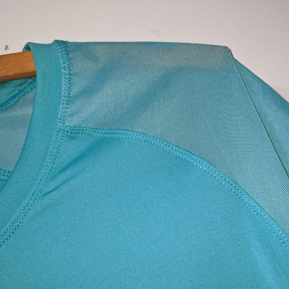🩵 NEW ATHLETIC Aqua Top Size S - Picture 3 of 7